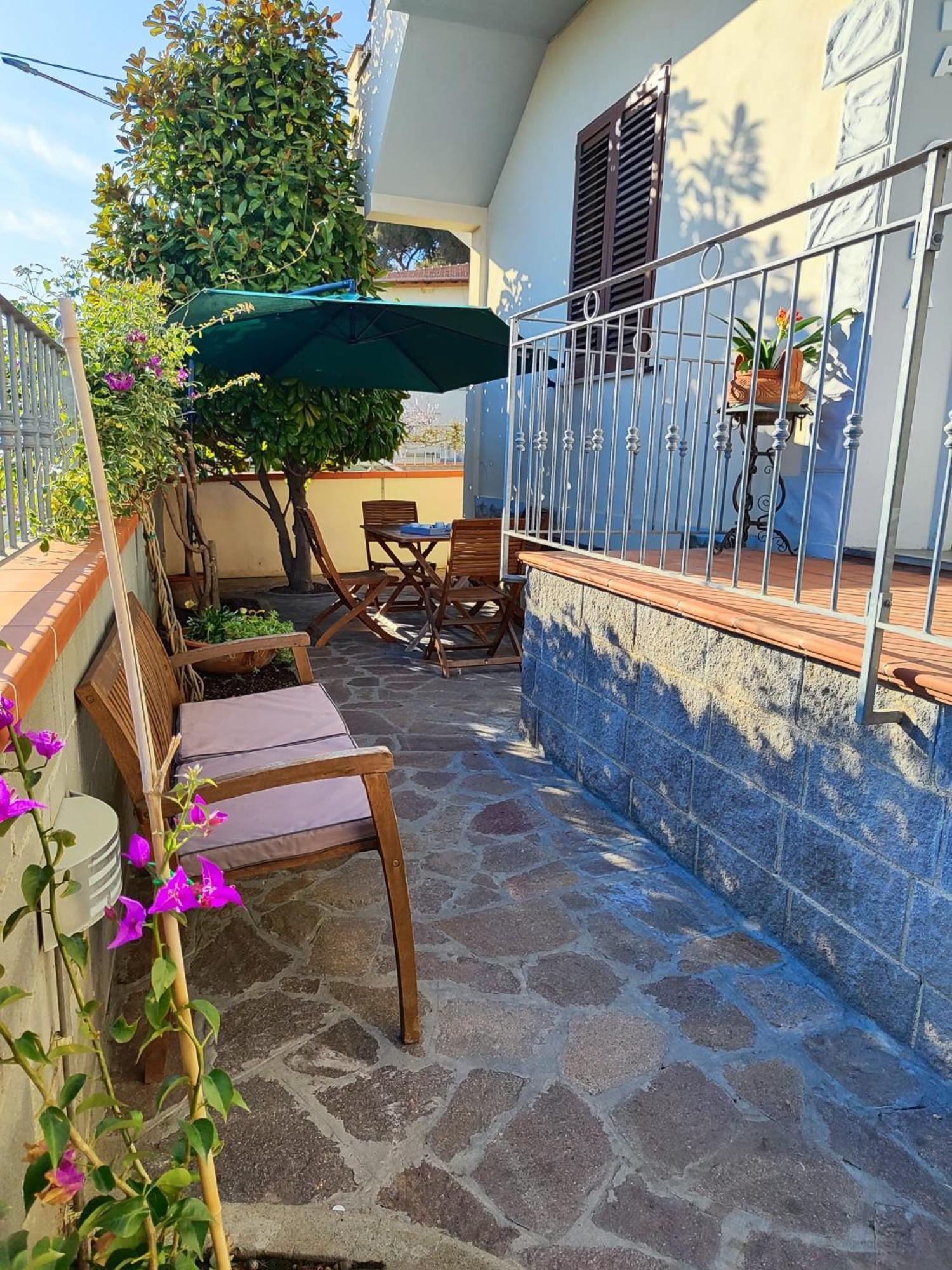 A Casa Di Gina Appartement Rosignano Solvay Buitenkant foto